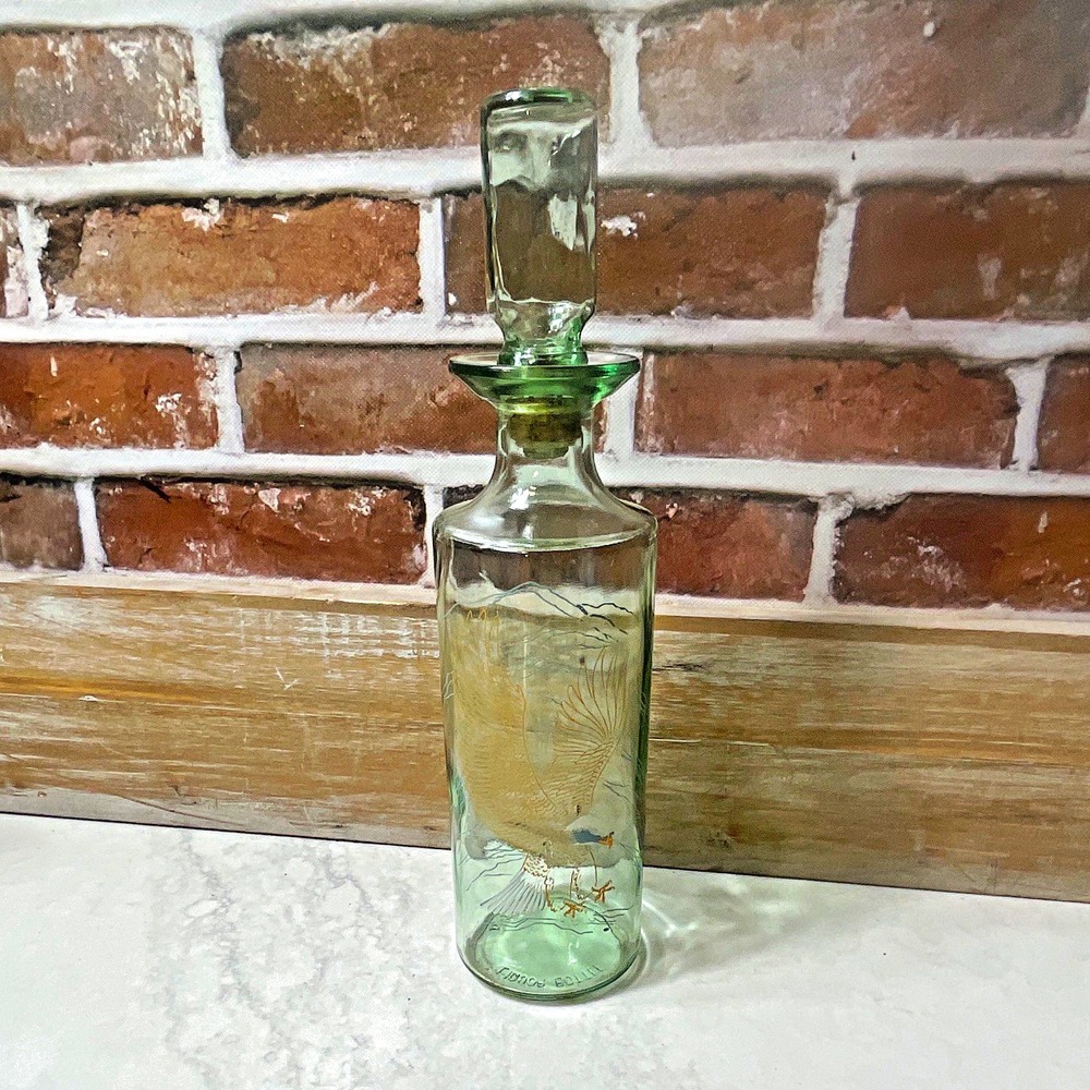 Green Glass Decanter w/ Stopper, Etched Bird Pattern, Round 750 mL 12.5 in